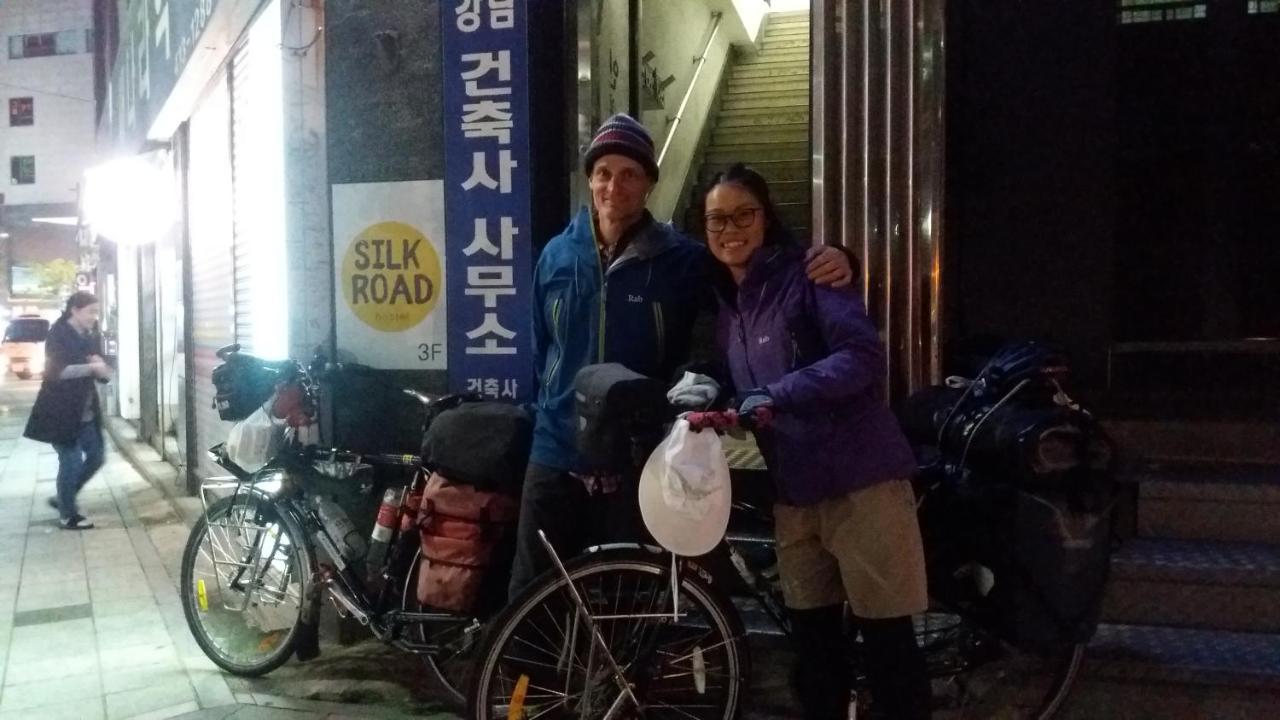 Silk Road Hostel Busan Buitenkant foto