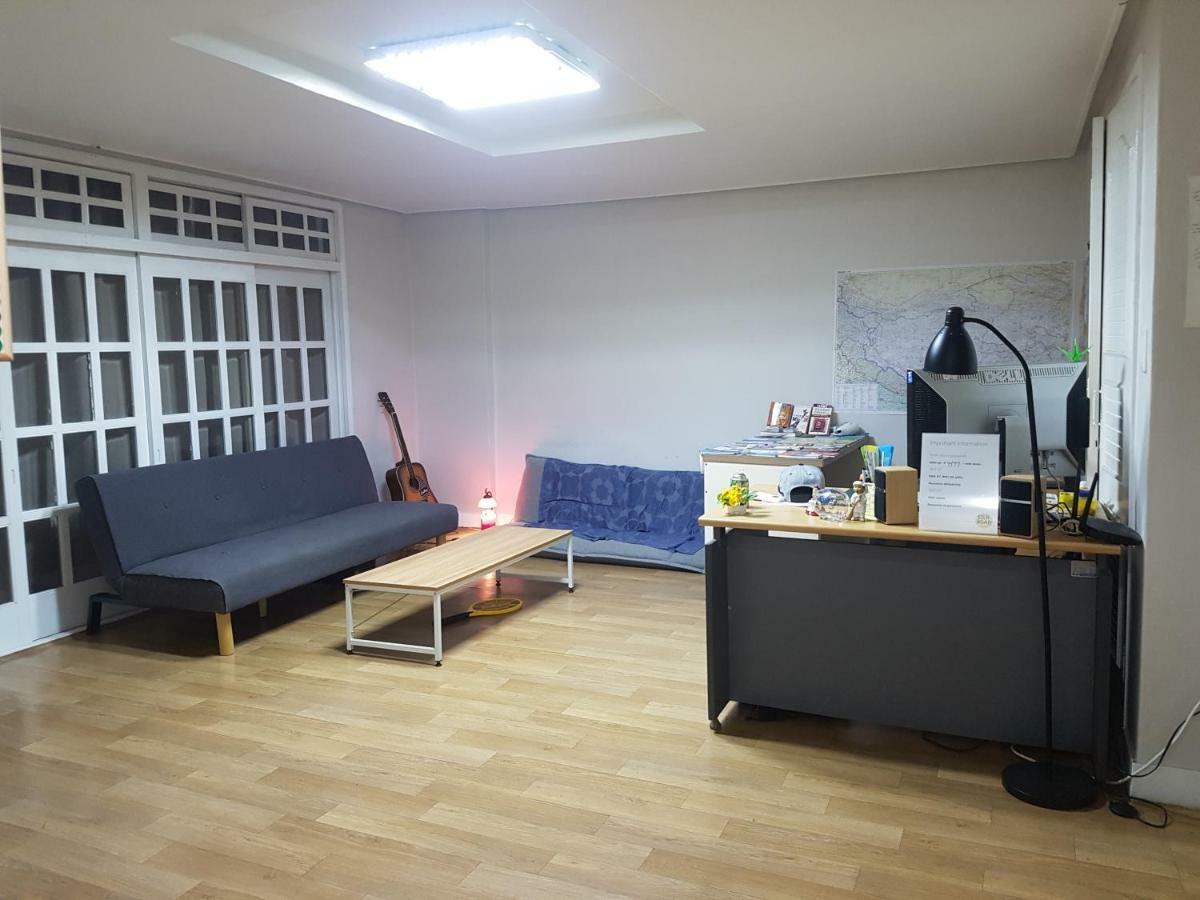 Silk Road Hostel Busan Buitenkant foto